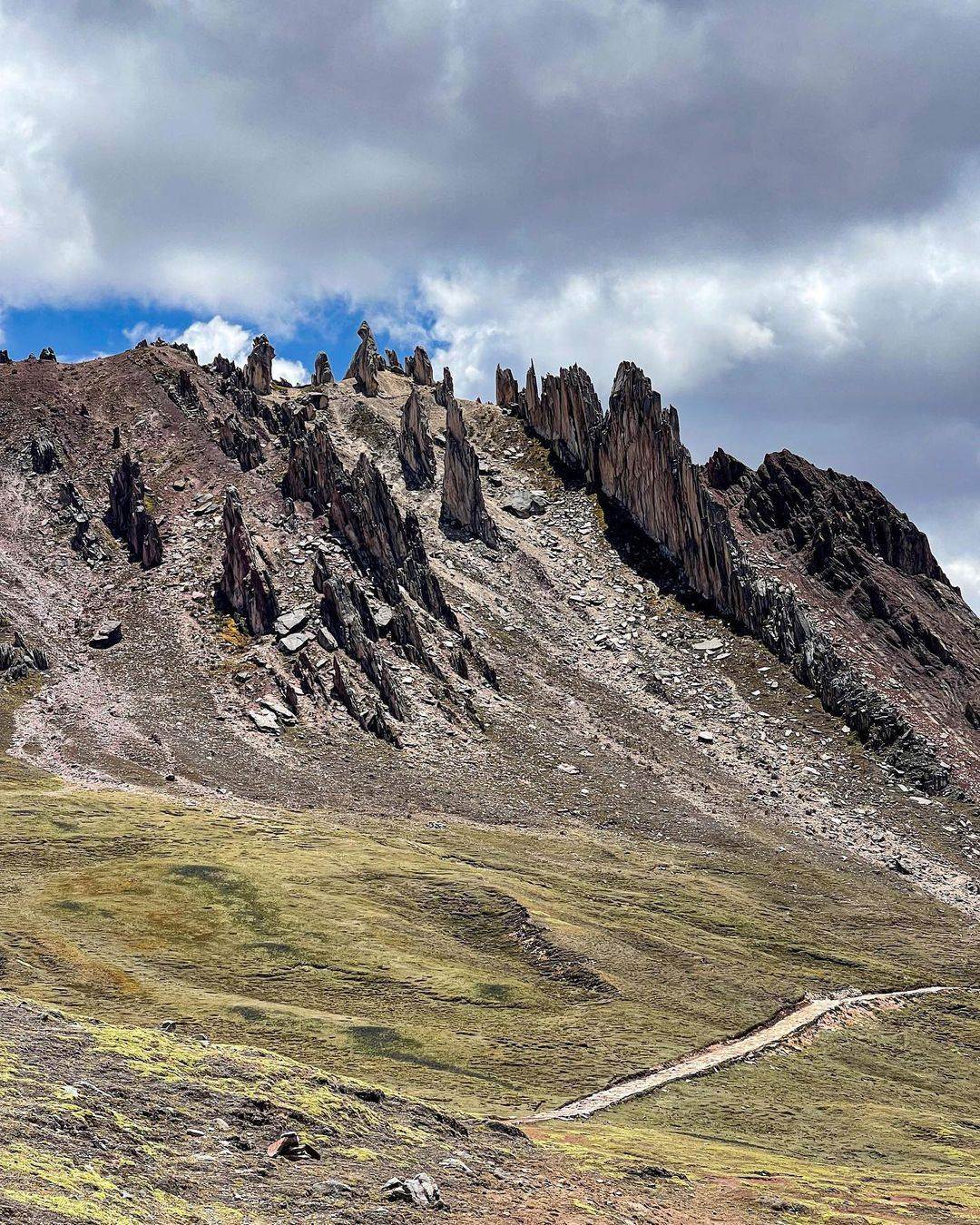 Trekking en Palcoyo: Hacia la Nueva Montaña Arcoíris