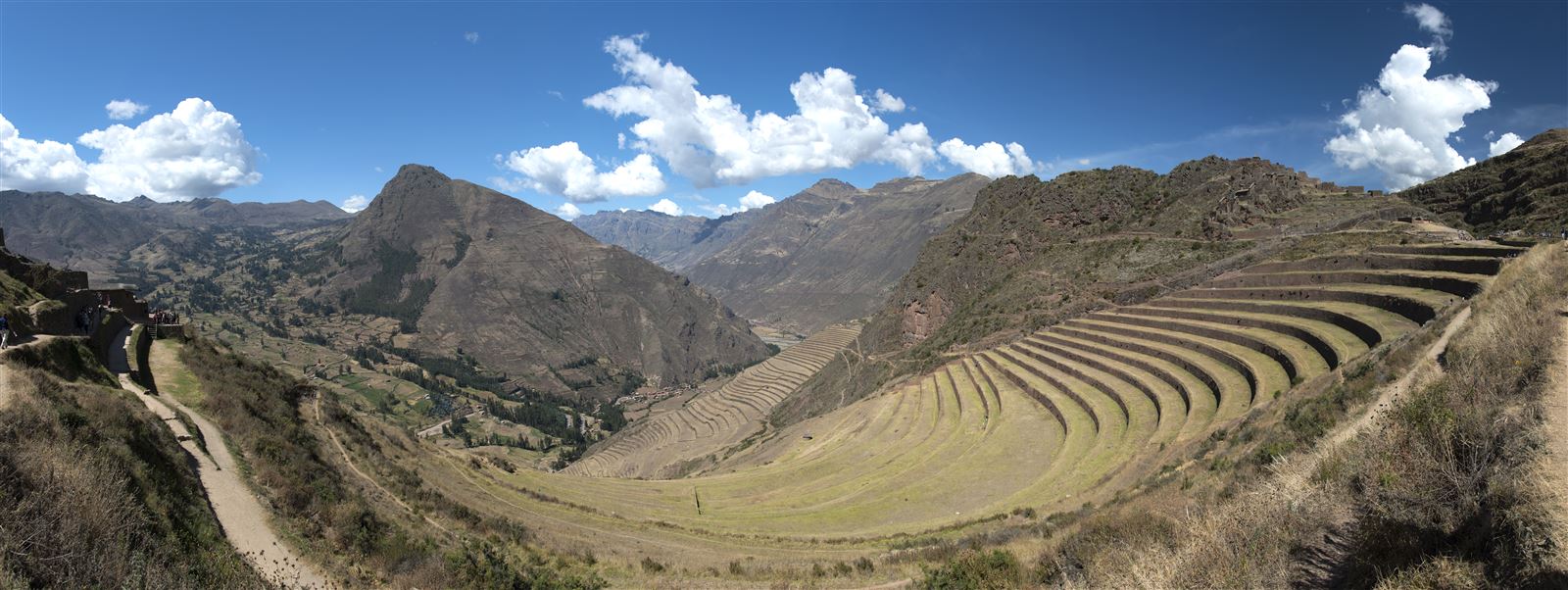 Panoramica delle terrazze inca di Pisac nella Valle Sacra