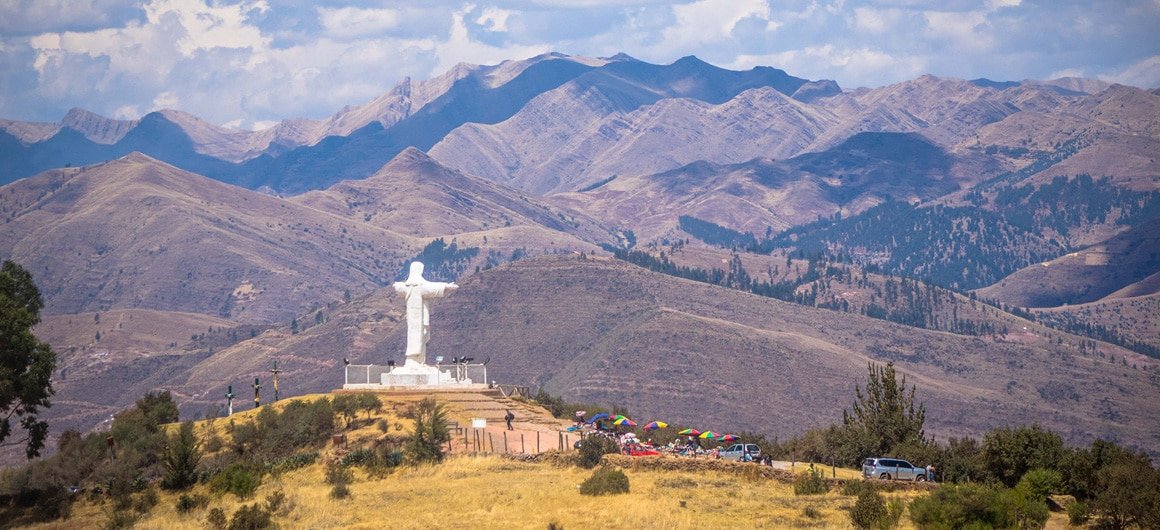 Vista del Cristo Blanco en Cusco