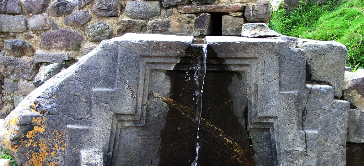 Fuente ceremonial en Ollantaytambo