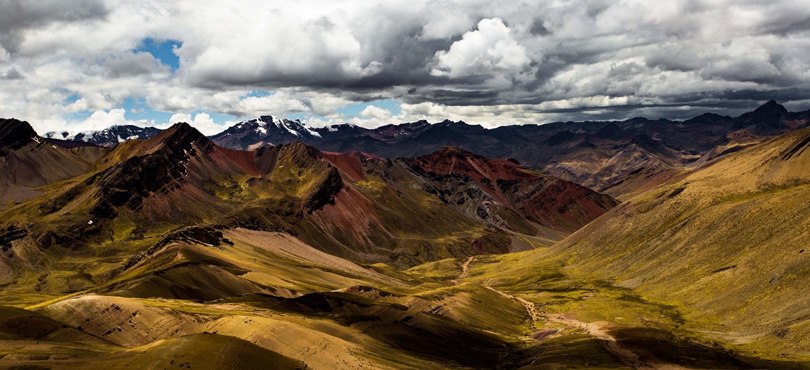 Panoramica del valle rojo Cusco