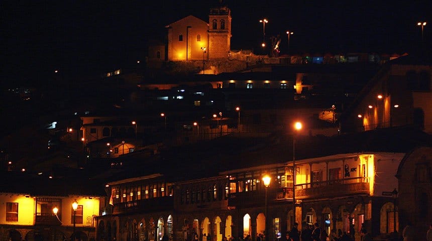 City tour nocturno en Cusco -- Iglesia de San Cristobal 