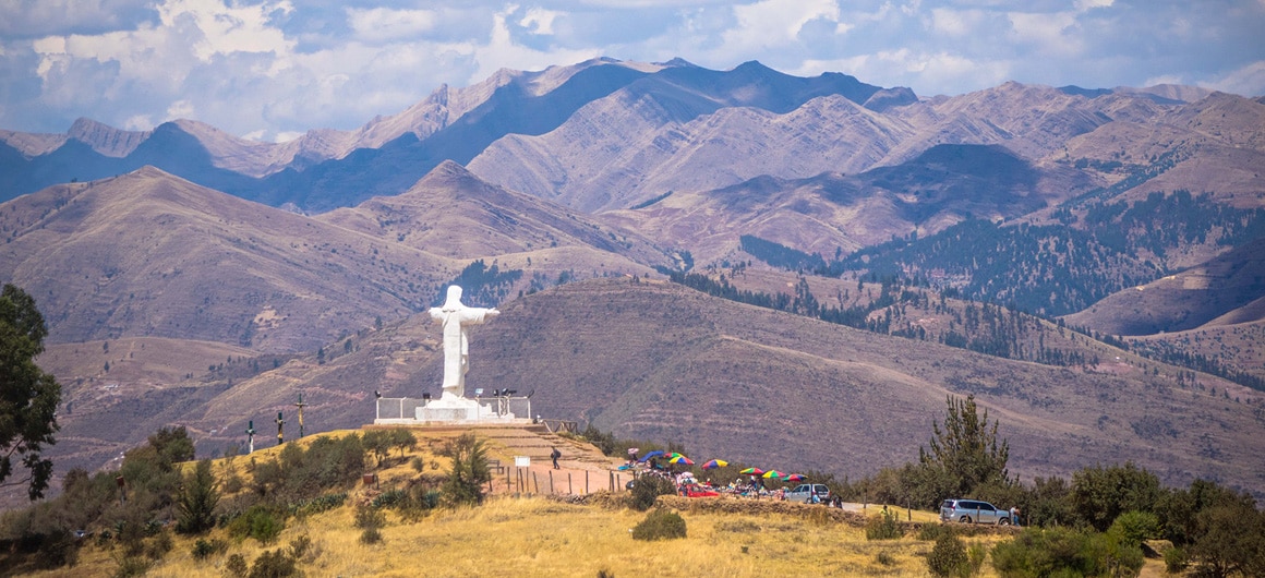 Cusco y su Cristo blanco