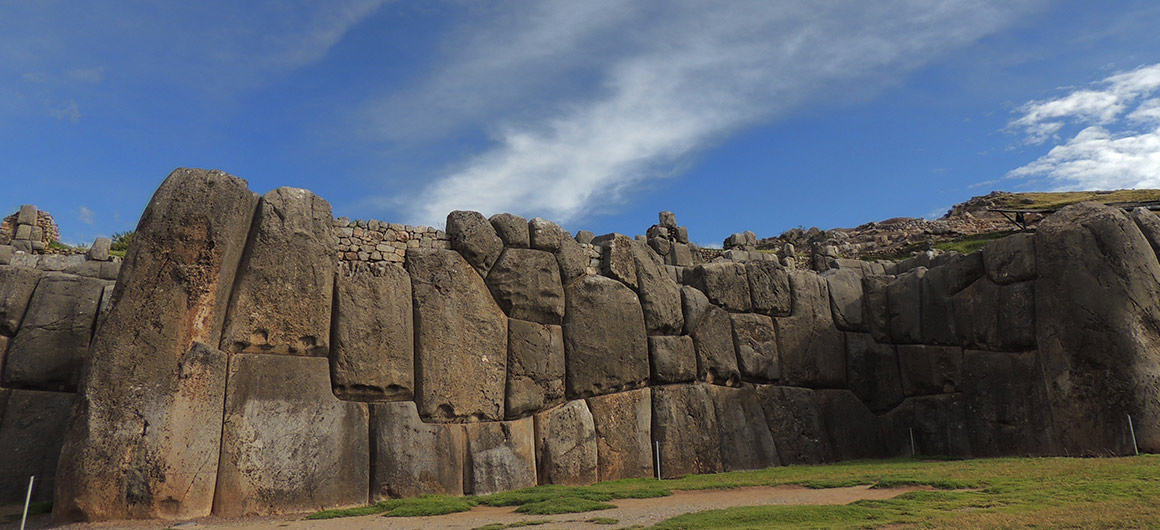 wallas that compouse the terraces of the main archaeological site of Sacsayhuaman