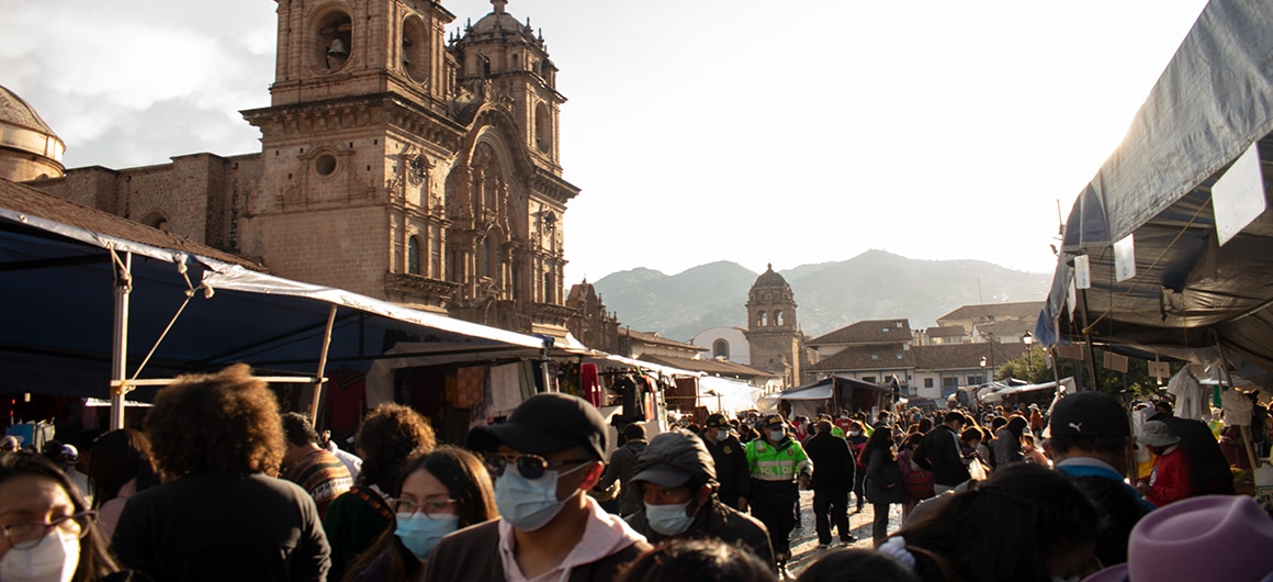 Feria Navideña den la Plaza Principal de Cusco